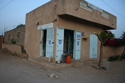 boutique dans les rues de Saly Niakh Niakhal (Sngal)